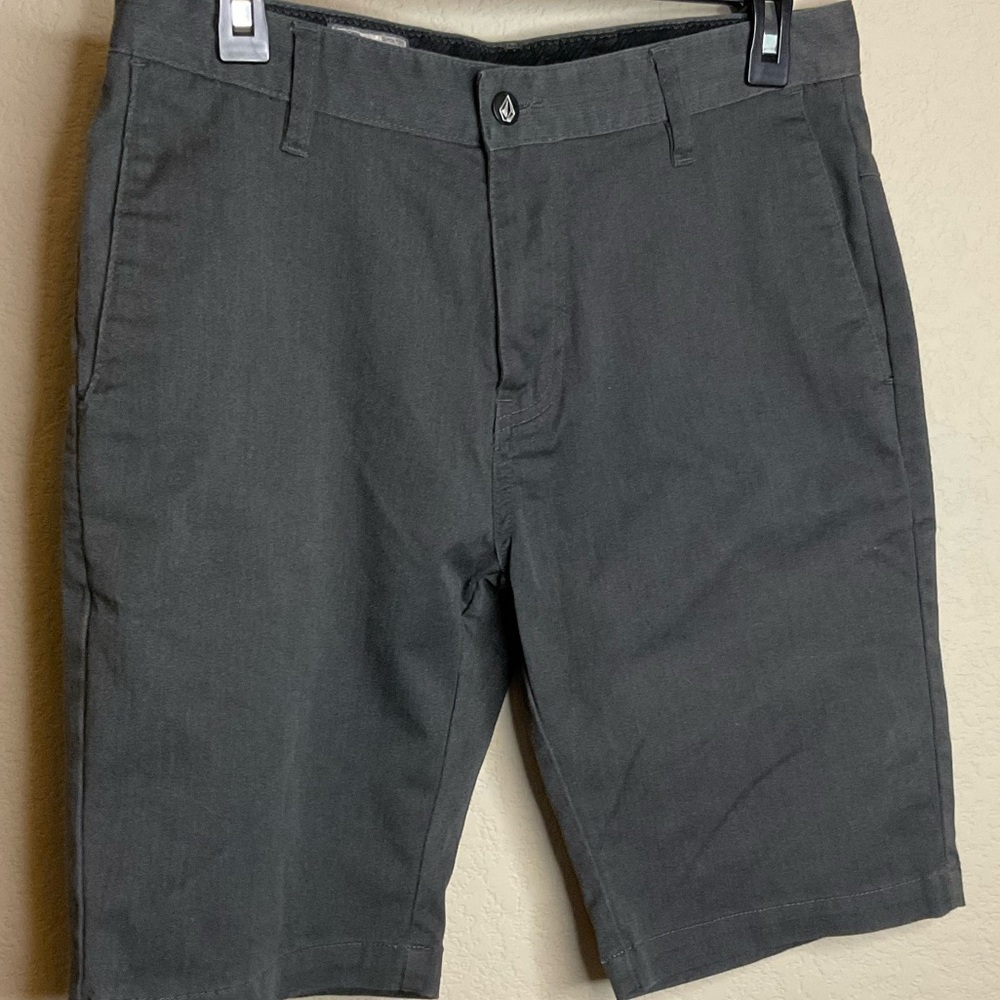 Volcum Men's Gray Shorts size 28” skater flat front classic
